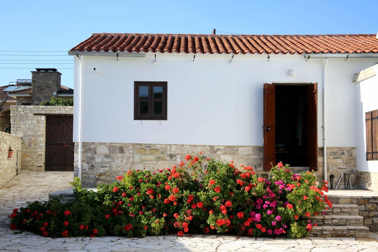 Charoullas Traditional Mansion Villa Alaminos ภายนอก รูปภาพ